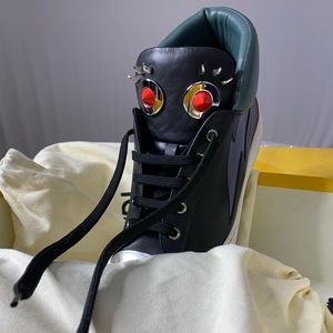 😱 FENDI monster jumping out of the box 😱